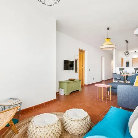 Artistic Beachfront With Ocean Views Apartment