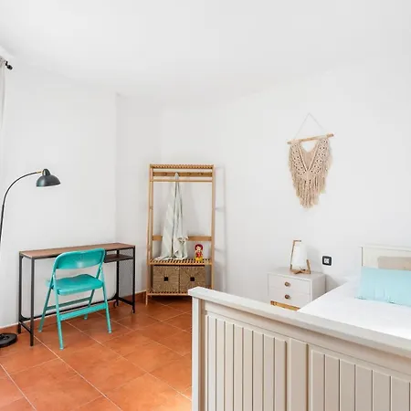 Artistic Beachfront With Ocean Views Apartmán *